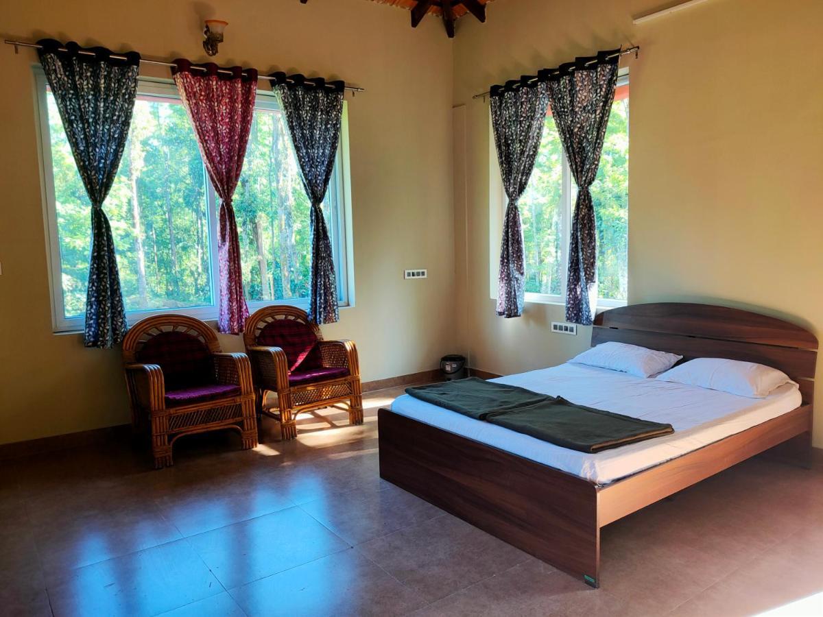 Appartamento Memories Of Malnad Chikmagalūr Esterno foto
