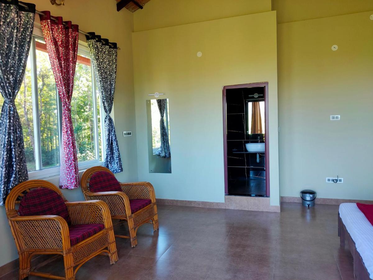 Appartamento Memories Of Malnad Chikmagalūr Esterno foto